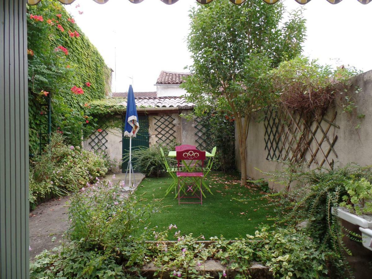 Gite Chez Cyrano Bergerac Bagian luar foto